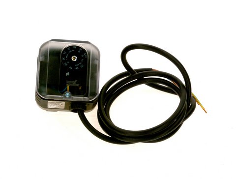 Bosch Gasdruckwächter 40mbar mit Anschlussleitung 1530 5181618