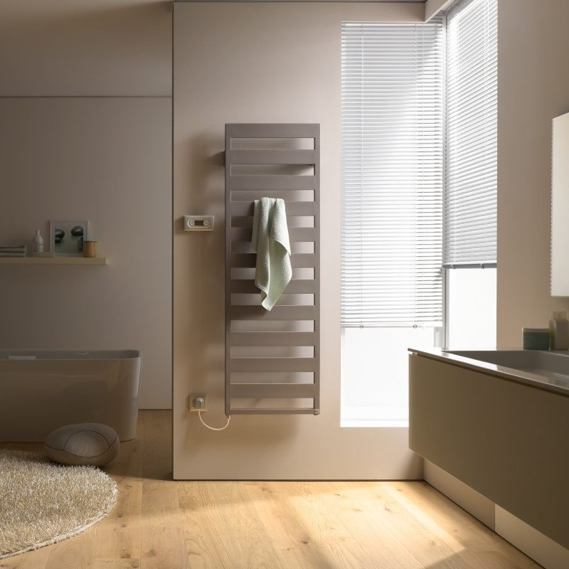 Kermi Casteo-E Designheizkörper H: 153,3 B: 75cm weiß CTE101500752CXK